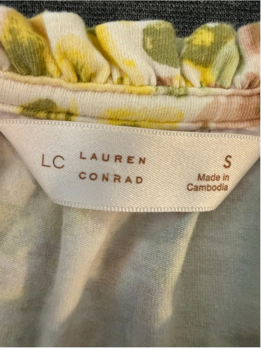 LC Lauren Conrad tank top shirred neck ruffled cap sleeves pastel floral sz S - Picture 7 of 7